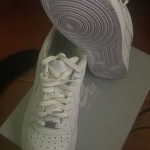 NIKE AIR FORCE 1 ALL WHITE SIZE 11